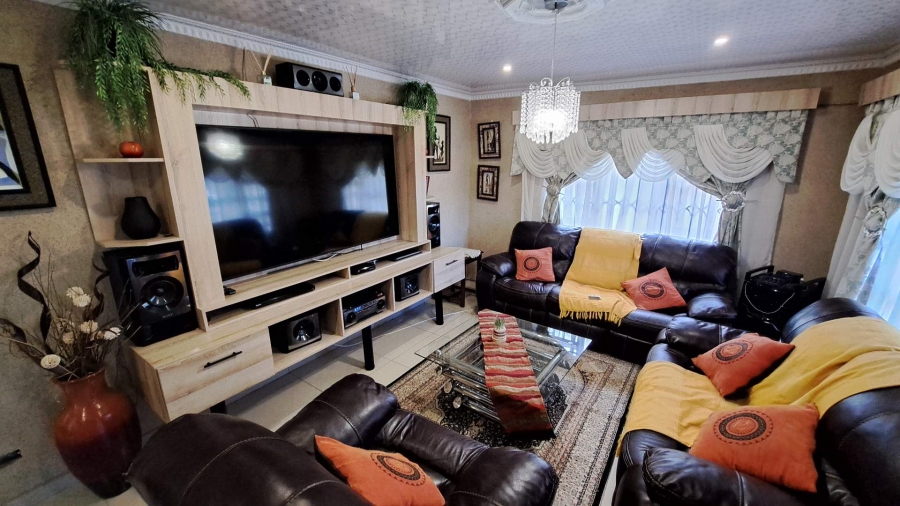 3 Bedroom Property for Sale in Lourierpark Free State